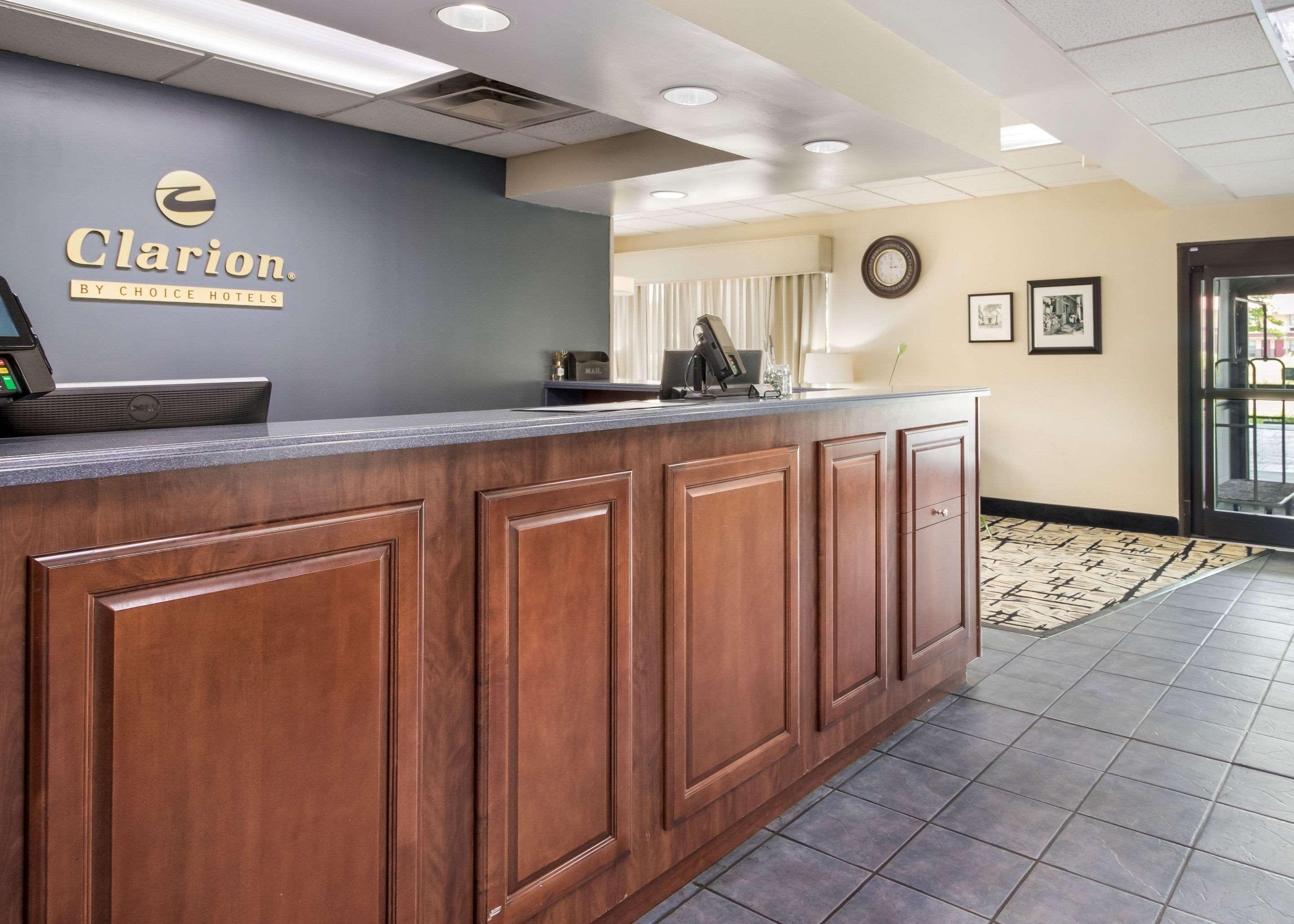 Clarion Inn Cleveland Near University Exterior photo