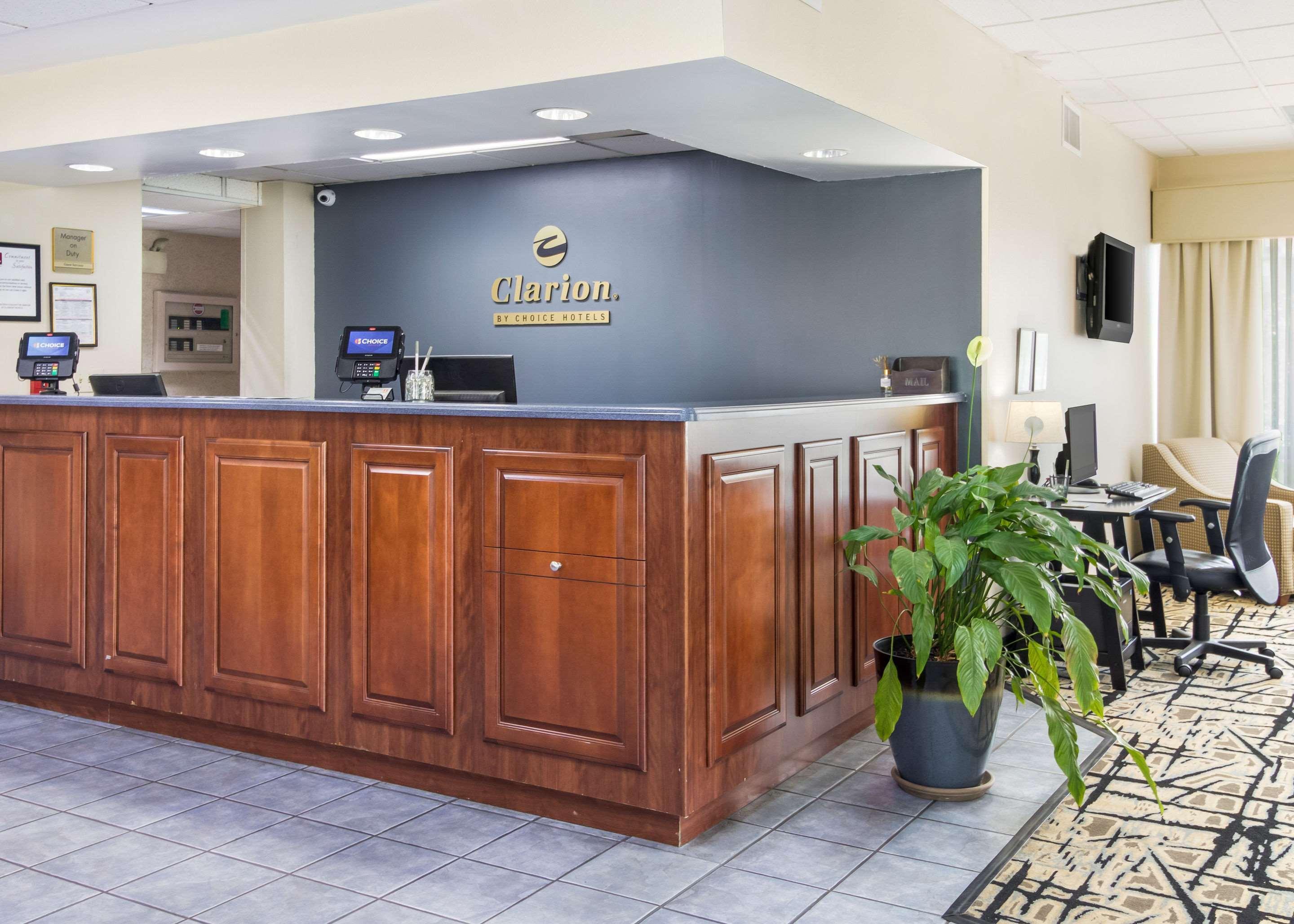Clarion Inn Cleveland Near University Exterior photo